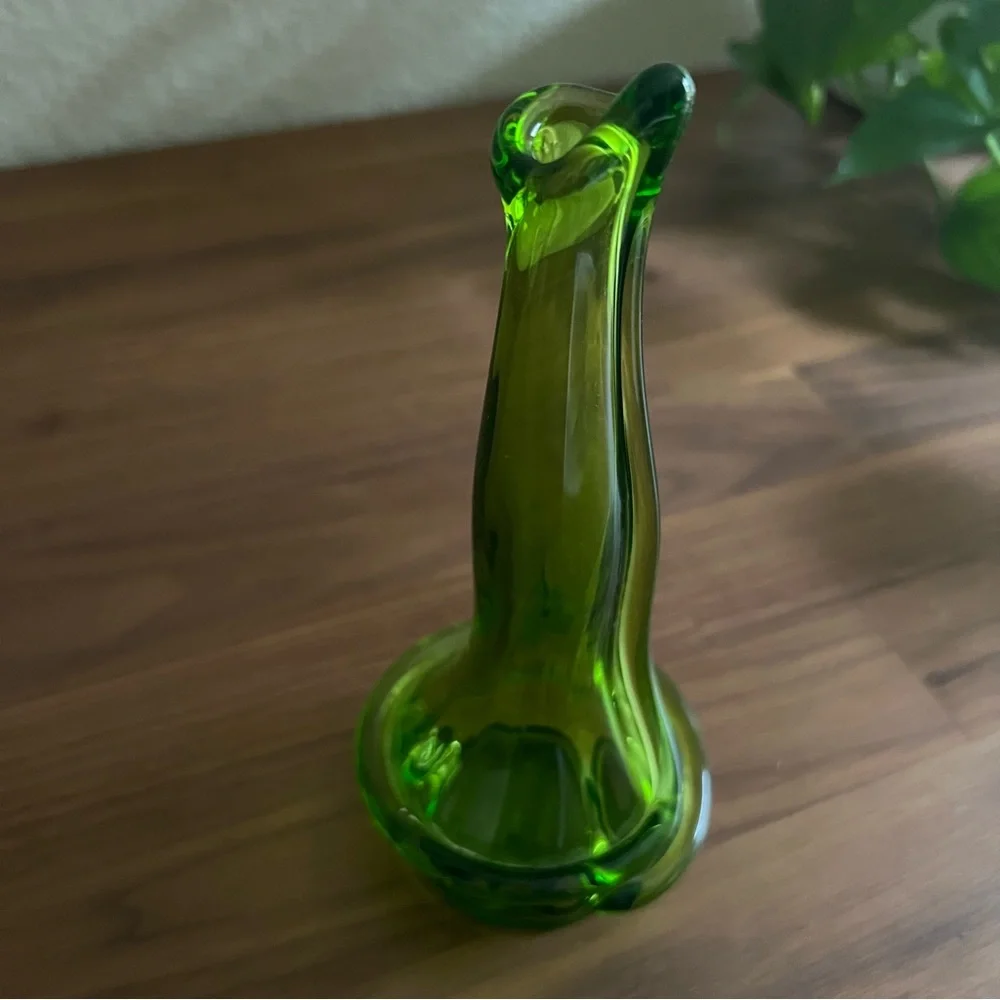 Unique Vintage Vintage Kanawha Green Optical Swung Vase With Spiral Rope Detai